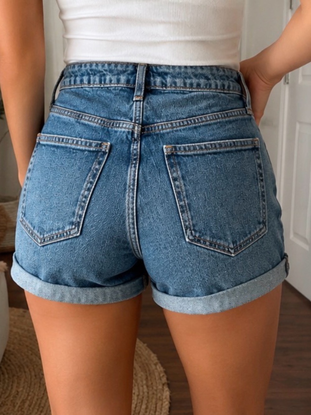 Old Navy O.G. High Rise Distressed Denim Shorts – Size 2 - Picture 7 of 7